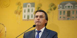 Bolsonaro diz estar “orgulhoso e feliz” por perdão a Silveira