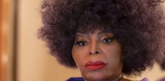 Elza Soares e o canto da mulher negra que viu o filho morrer de fome