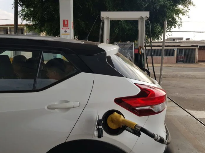 Gasolina-1-696x522