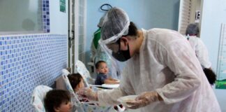 Câmara aprova lei para facilitar amamentação em creches