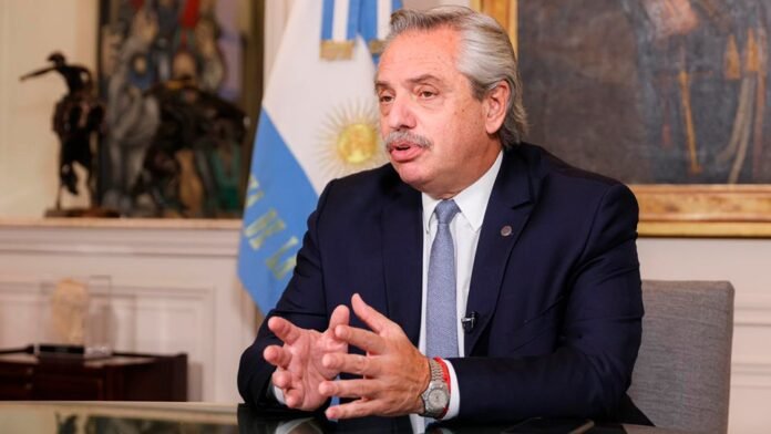 Com dívidas de mais de US$ 40 bi, Argentina fecha acordo com o FMI mundo