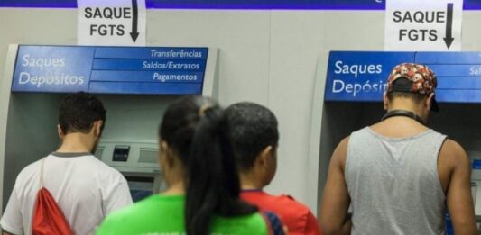 Empresas deixam de recolher R$ 79 bilhões ao FGTS, aponta levantamento
