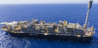 Petrobras estende operação de plataforma no pré-sal até 2030