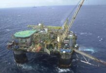 Governo mantém imposto de 12% sobre exportação de petróleo por mais 60 dias