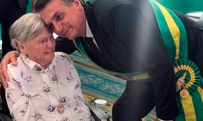 Mãe do presidente Jair Bolsonaro morre aos 94 anos politica