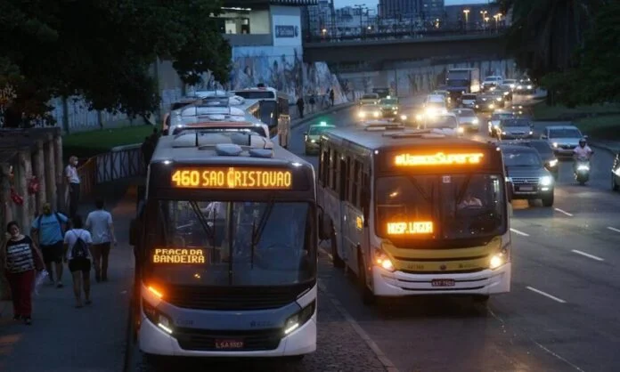 Prefeitos pedem reunião com Bolsonaro para discutir preço de tarifa de ônibus politica