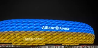 Em apoio à Ucrânia, Bayern de Munique ilumina arena com cores do país