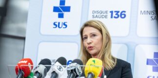 Vacinas pediátricas contra covid-19 estão esgotadas, diz ministério