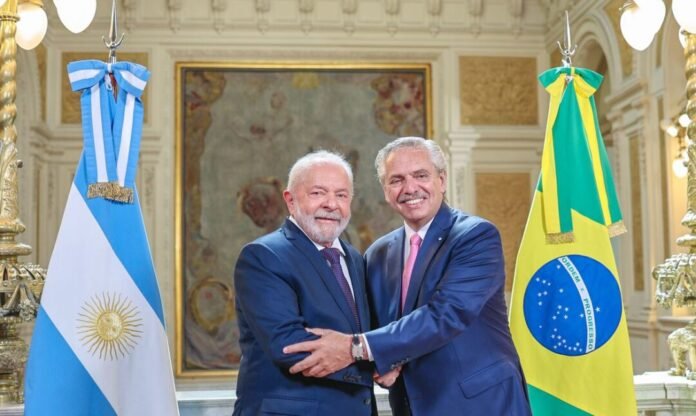 Brasil e Argentina estudam criar moeda única para trocas comerciais politica
