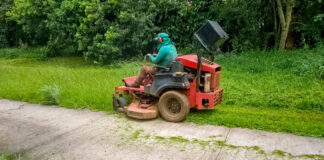 Quadras do Park Way recebem ações de limpeza e correção asfáltica
