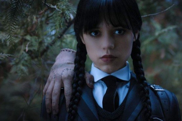 Há seis semanas no top 1 da Netflix, ‘Wandinha’ terá segunda temporada cultura