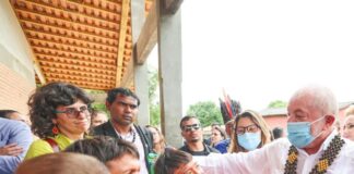 “Vamos tratar nossos indígenas como seres humanos”, diz Lula