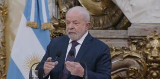 Lula critica ‘grosserias’ de Bolsonaro, mas é agressivo com repórter