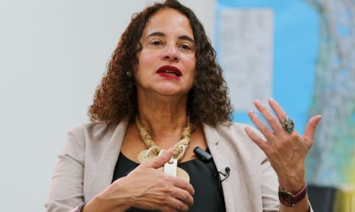 Ciência pode ser usada no combate à fome, diz ministra Luciana Santos politica