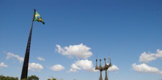 GDF investirá R$ 11 milhões na reforma do piso da Praça dos Três Poderes