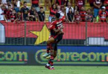 Flamengo empata com o Racing e garante vaga na final da Libertadores