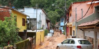 Seguradoras já resgataram 3 mil veículos no litoral norte paulista