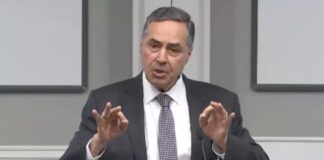 Presidente do STF, Luís Roberto Barroso, defende democracia e enaltece papel das Forças Armadas