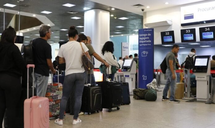 Gastos de brasileiros em viagens internacionais sobem 80,5% em janeiro economia