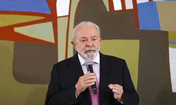 Lula diz que democracia é o patrimônio mais precioso da população politica