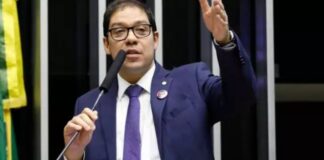 Bancada quer derrubar líder do PL que flerta com o governo Lula