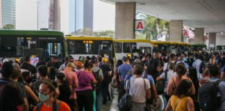 Pré-Carnaval terá mais ônibus para foliões no DF