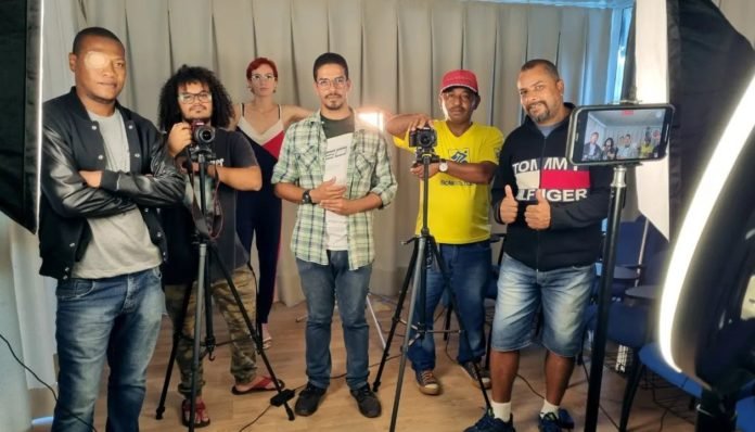 INSCRICOES-ABERTAS-PARA-CURSOS-GRATUITOS-DE-COMUNICACAO-E-AUDIOVISUAL-EM-SAMAMBAIA-df-696x398