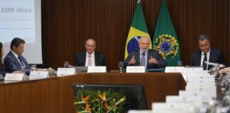 Presidente pede unidade de ministros em anúncios do governo