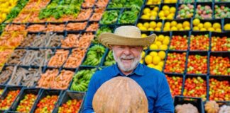 Lula: “Quem nunca passou fome não sabe quanta falta faz comer”