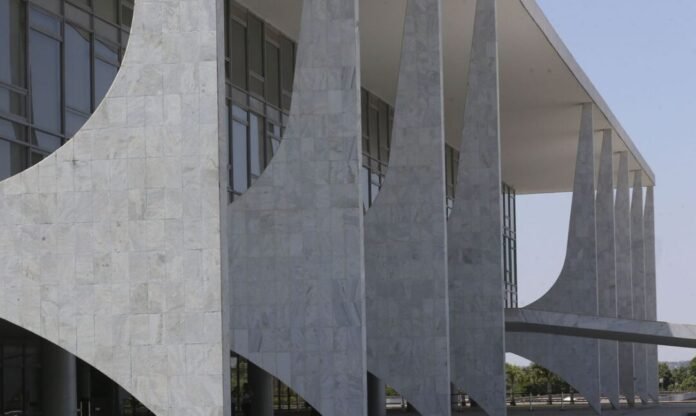 Lula recebe detalhes de nova âncora fiscal do governo politica