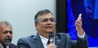 Ministro da Justiça demite policiais acusados de morte em abordagem