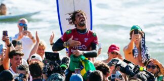 Brasileiro João Chianca vence etapa de Portugal do Mundial de surfe