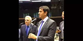 Deputados distritais e federais celebram retorno de Ibaneis ao governo do DF