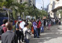 População brasileira chega a 214,2 milhões, mas ritmo de crescimento diminui
