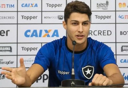 Jogador de futebol é condenado por atropelar e matar casal no Rio esporte