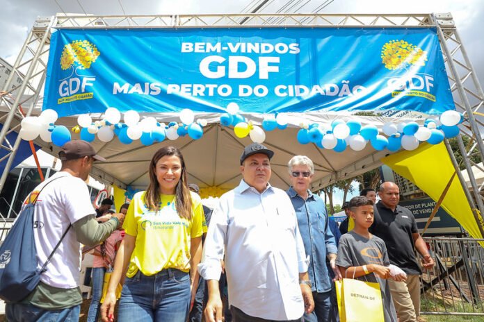 Governador anuncia obras em Ceilândia durante visita à cidade brasilia