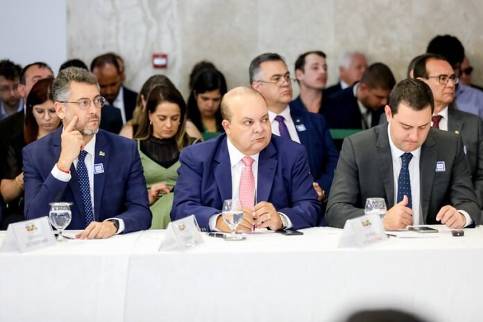 União apresenta medidas de proteção a escolas para governadores e prefeitos brasilia