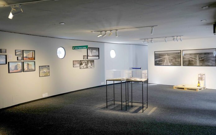 Exposição criada com inteligência artificial moderniza construção da cidade brasilia