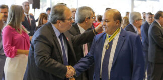 Autoridades são agraciadas com Medalha Mérito da Procuradoria-Geral do DF