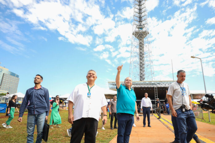 Um dia de festa para a capital “que abraça a todos”, diz governador Ibaneis brasilia