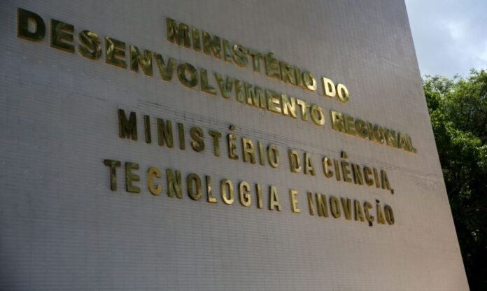 Governo autoriza concurso para Ciência e Tecnologia com 814 vagas mundo