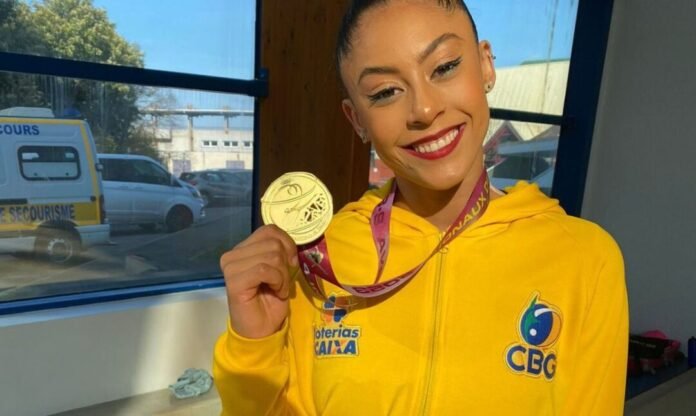 Bárbara Domingos leva ouro inédito em Grand Prix de ginástica rítmica esporte