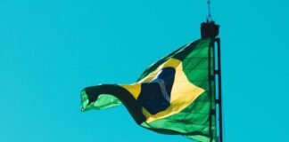 Cresce adesão ao Dia Nacional de Defesa da Democracia no Brasil