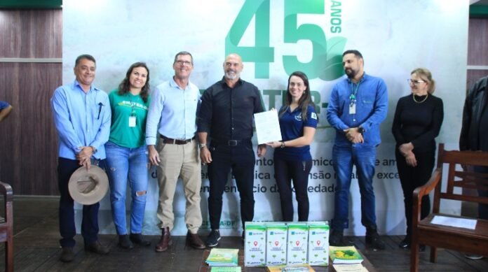 Primeiro registro de agroindústria de ovos do DF é entregue na AgroBrasília brasilia