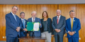 Presidente assina decreto que garante mais autonomia ao Centro de Bionegócios da Amazônia