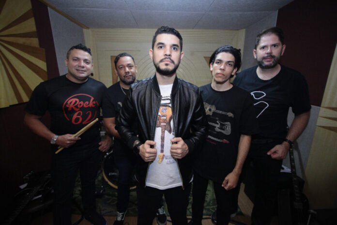 Parada Obrigatória é agitada por grande apresentação da banda Rock 62 brasília