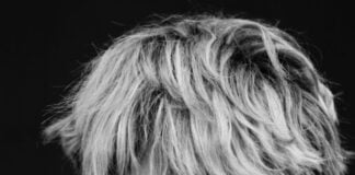 Tina Turner, a rainha do rock n’ roll, falece aos 83 anos deixando um legado musical inesquecível