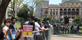 Desemprego se mantém estável em 8,5% no trimestre terminado em abril