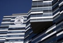 Polícia Federal faz operação contra desvio de cotas parlamentares e mira deputado do PL