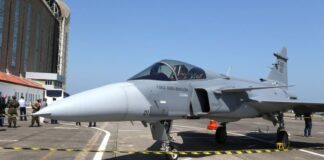 Lula participa de inauguração de linha de produção de caças Gripen